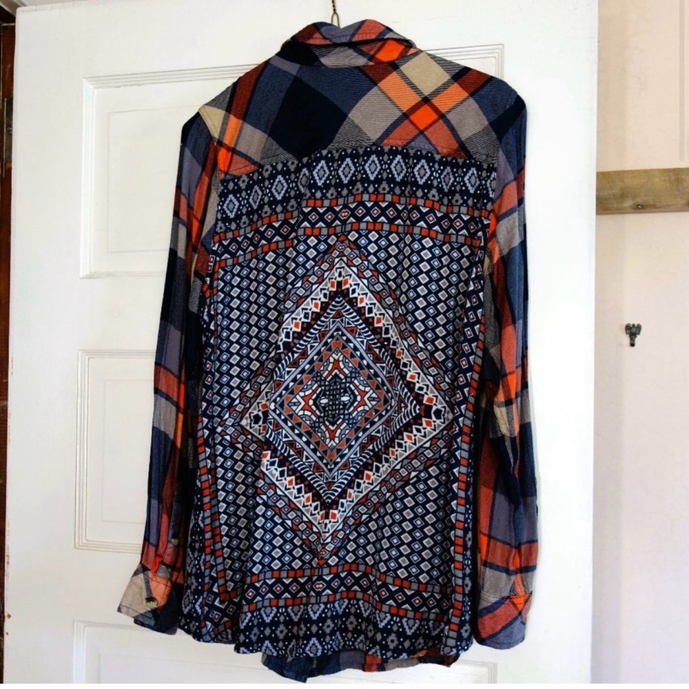 Tolani Collection Button Front Plaid Tunic with Printed Back Size M
